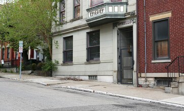 1308 Broadway in Cincinnati, OH - Foto de edificio - Building Photo