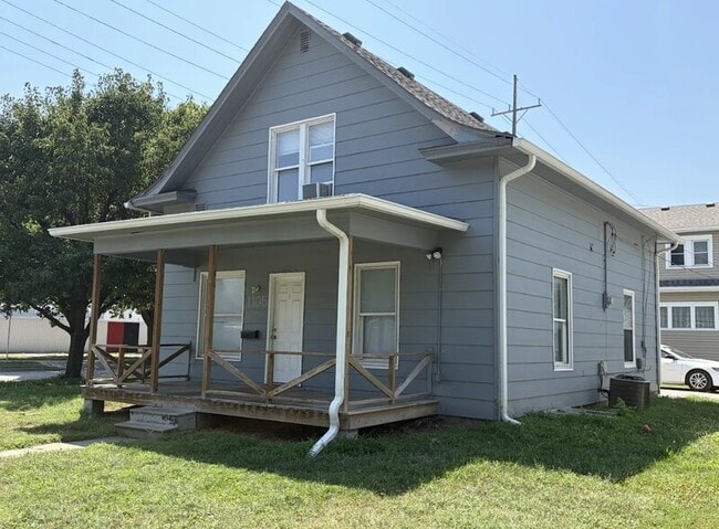 property at 1105 N 25th St