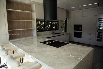 7850 Hawthorne Ave in Miami Beach, FL - Building Photo - Building Photo