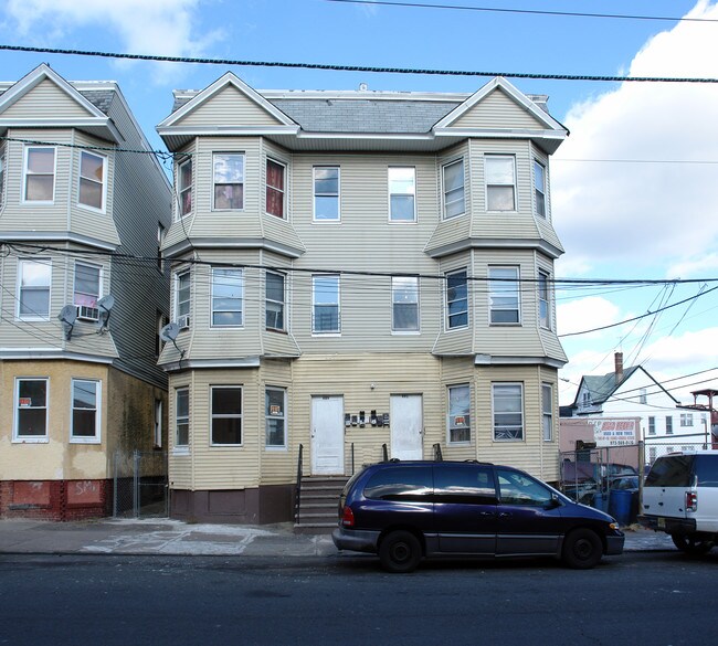 489-491 Market St in Paterson, NJ - Building Photo - Building Photo