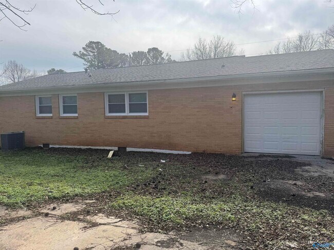 3610 Williamsburg Dr NW in Huntsville, AL - Building Photo - Building Photo