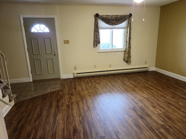 2312 Grove Rd in Allentown, PA - Building Photo - Building Photo
