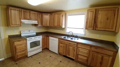 319 Pratt St, Unit Unit 1 in Longmont, CO - Foto de edificio - Building Photo