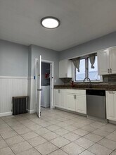 37 Golden Ave in Medford, MA - Foto de edificio - Building Photo