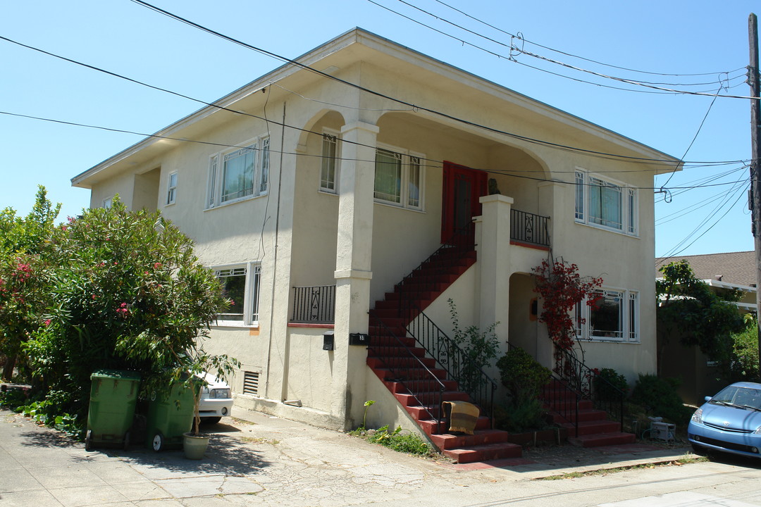 29 Armanino Ct in Oakland, CA - Building Photo