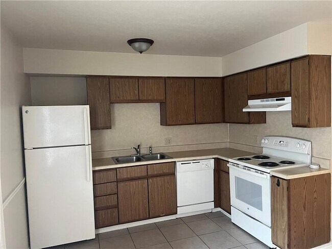 126 Lakewood Dr in Luling, LA - Building Photo - Building Photo
