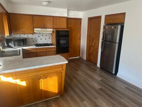 5948 W 79th St in Burbank, IL - Building Photo - Building Photo