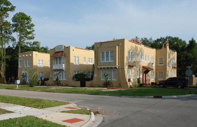 404 E 14th St in Sanford, FL - Foto de edificio - Building Photo