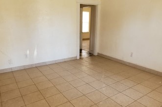 818 E 7th St, Unit bldr. in Clovis, NM - Foto de edificio - Building Photo