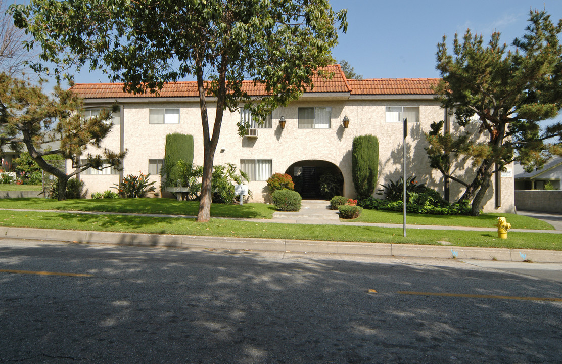 530 N Wilson Ave in Pasadena, CA - Building Photo