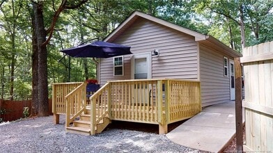 2406 Rockwood Dr in Sanford, NC - Building Photo - Building Photo