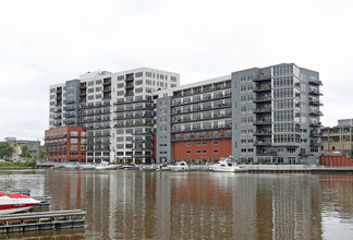 The Point On the River in Milwaukee, WI - Building Photo - Building Photo