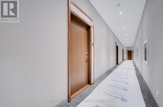 1000-1000 Portage Pkwy in Brampton, ON - Building Photo - Building Photo