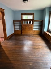 737 Lake Dr in Youngstown, OH - Building Photo - Building Photo