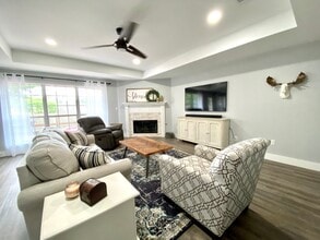 110 Honeysuckle Ct in Diboll, TX - Foto de edificio - Building Photo