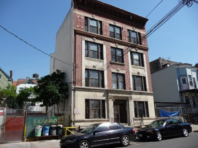 2248 Bassford Ave in Bronx, NY - Foto de edificio - Building Photo