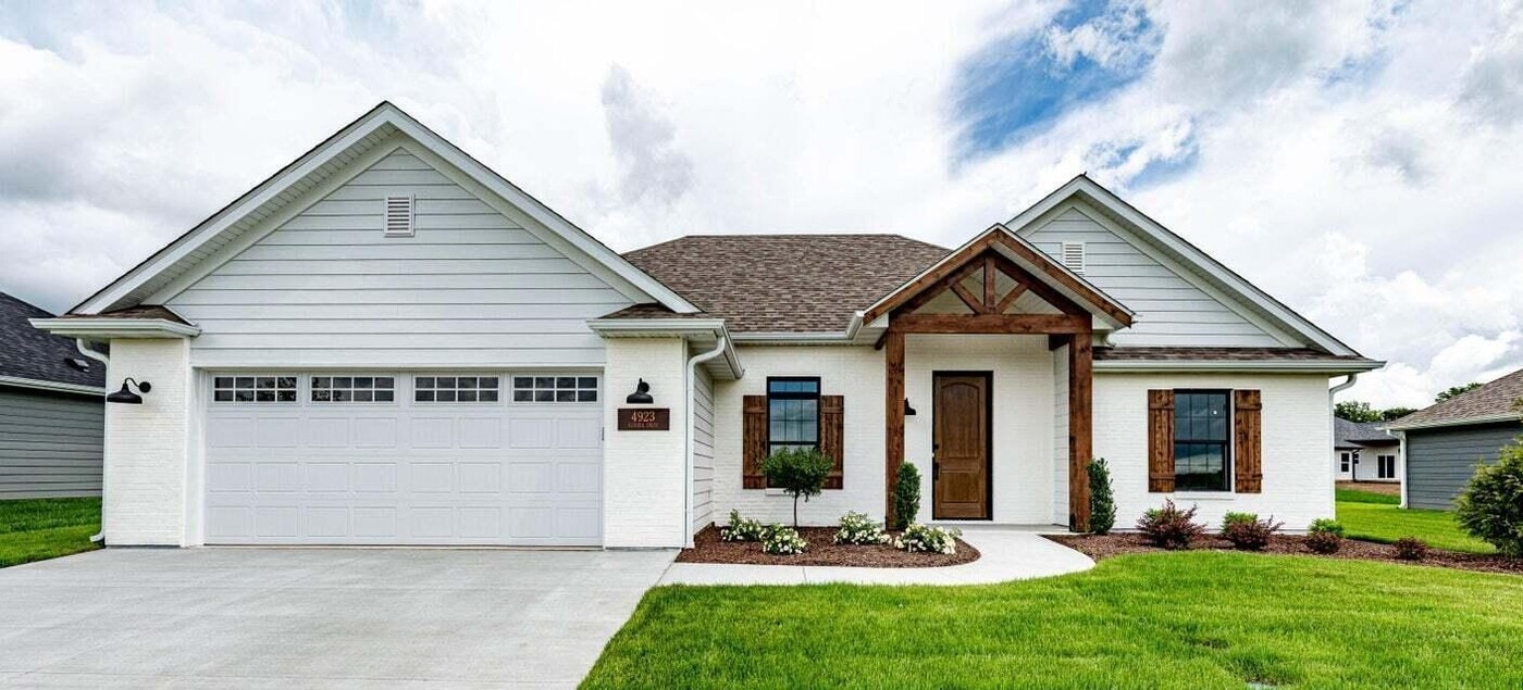 4923 Kenora Dr in Columbia, MO - Building Photo