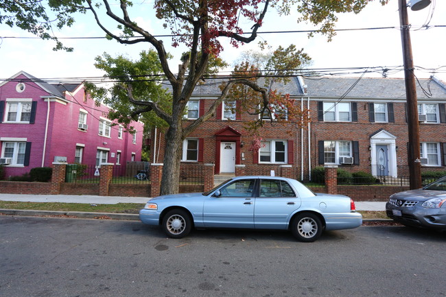 2506 N St Se in Washington, DC - Building Photo - Building Photo