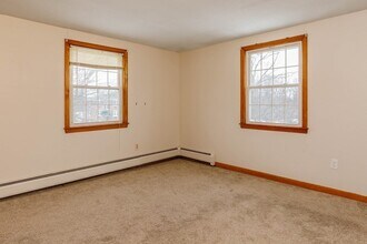 90 Ridgewood Ln in Gardner, MA - Building Photo - Building Photo