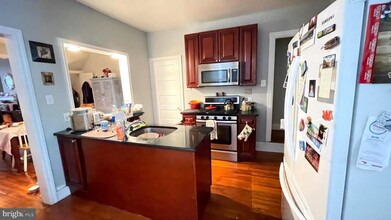 253 Roxborough Ave in Philadelphia, PA - Building Photo - Building Photo