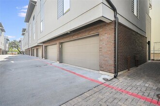 1702 S Lamar Blvd in Austin, TX - Building Photo - Building Photo