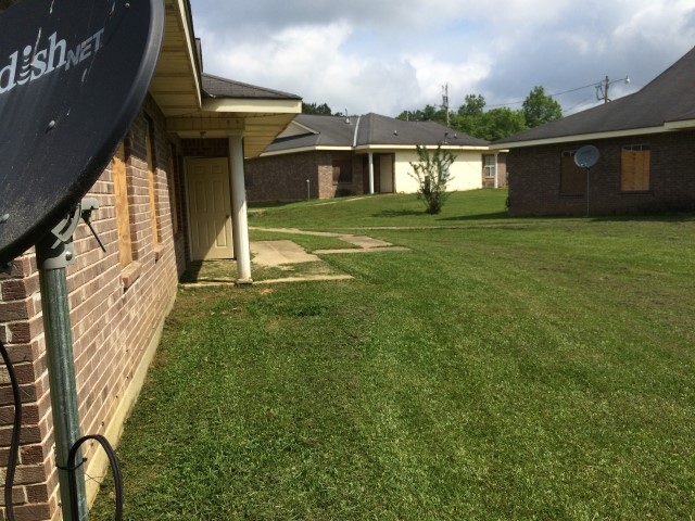 Centreville Apartments in Centreville, MS - Building Photo