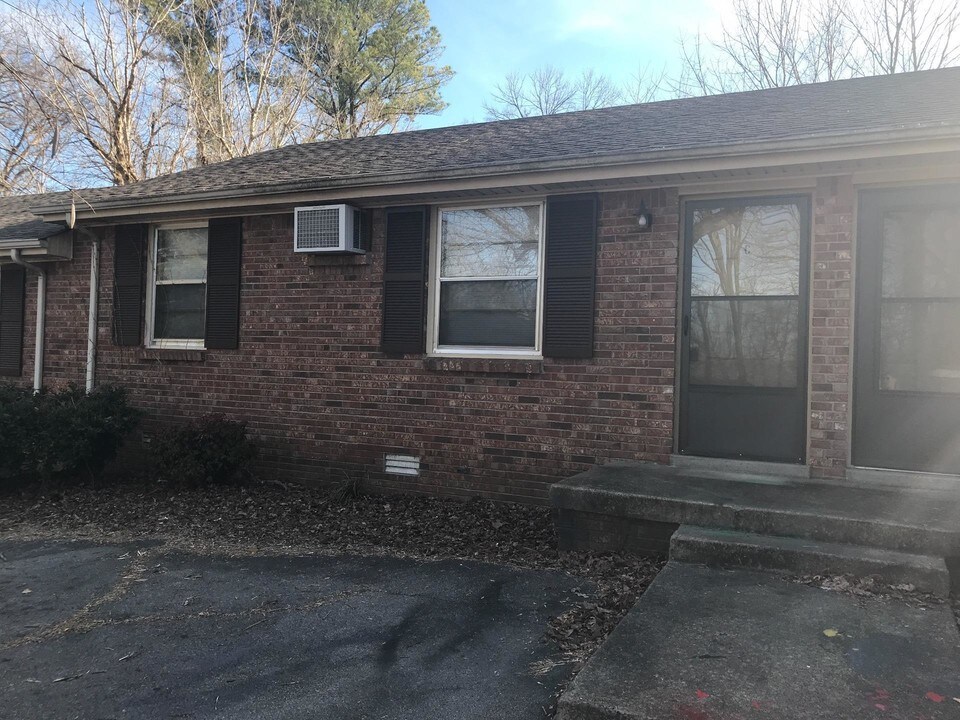 79 W Fork Dr in Clarksville, TN - Foto de edificio