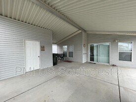 2350 Adobe Rd in Bullhead City, AZ - Building Photo