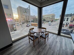 200 W College Ave in Appleton, WI - Building Photo - Building Photo