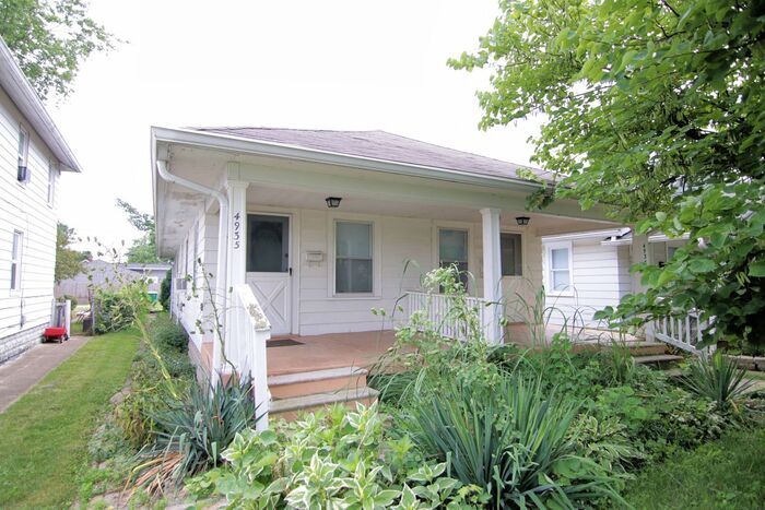 4935 W 11th St in Indianapolis, IN - Building Photo