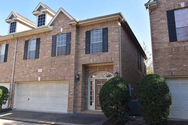 2835 Briarhurst Park