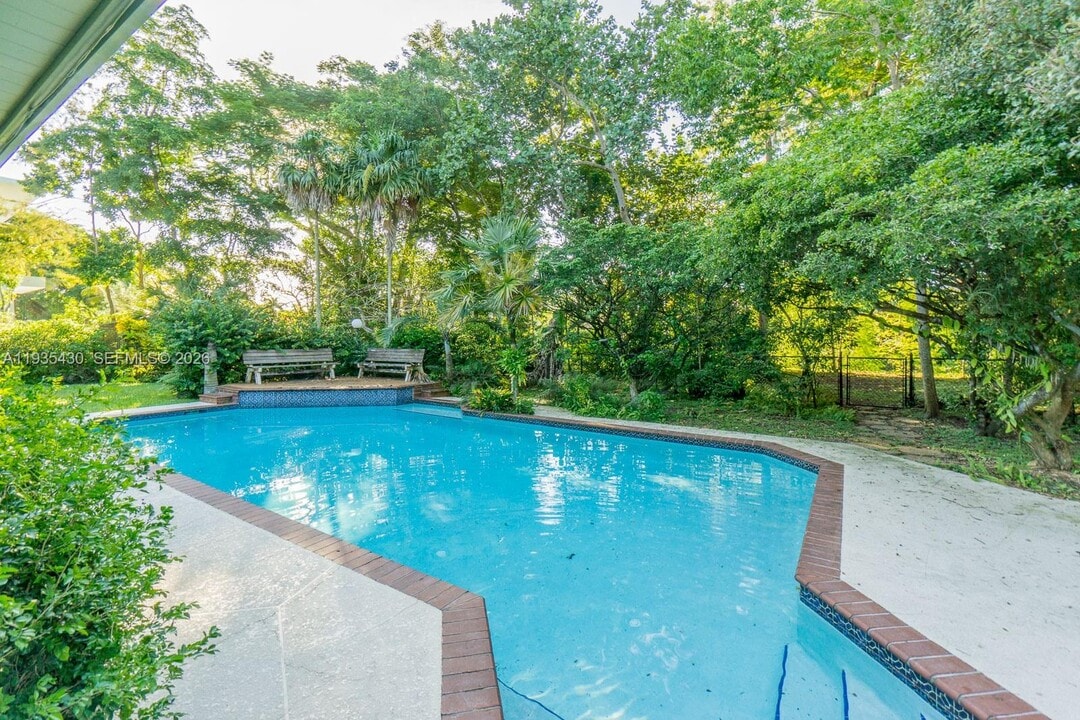 6290 SW 86th St in Miami, FL - Building Photo