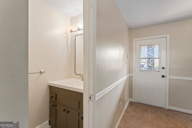 5170 Lost Dutchman Dr in Stonecrest, GA - Building Photo - Building Photo