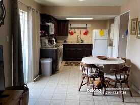 5615 Harvest Hill Rd in Dallas, TX - Building Photo