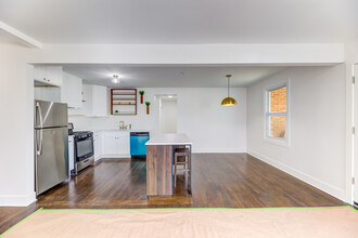 4660 W 83rd St in Chicago, IL - Building Photo - Building Photo
