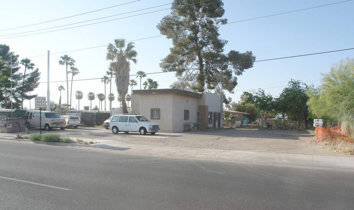 1468 W Miracle Mile in Tucson, AZ - Foto de edificio