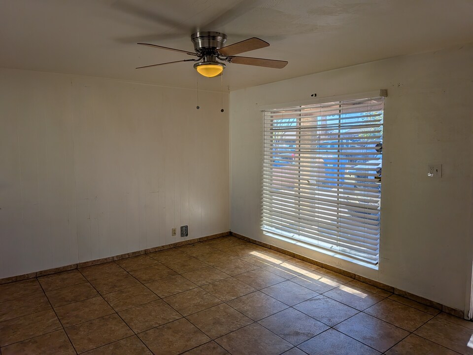 3652 W Vernon Ave in Phoenix, AZ - Building Photo