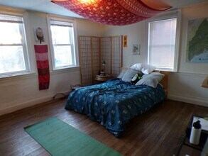 74 N Main Ave in Orono, ME - Building Photo - Building Photo