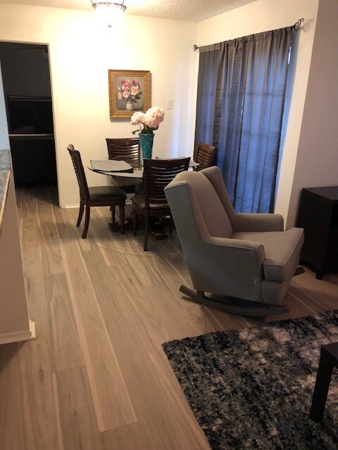 18333 Roehampton, Unit 225 in Dallas, TX - Building Photo - Building Photo