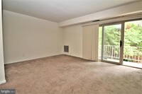 6036 Westchester Park Dr, Unit 101 in College Park, MD - Building Photo - Building Photo