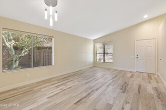 3018 E Roveen Ave in Phoenix, AZ - Building Photo - Building Photo