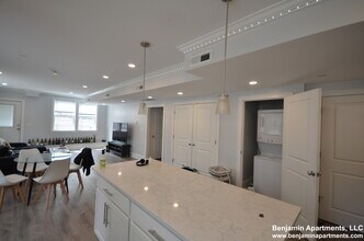 120 Kenrick St, Unit 1 in Boston, MA - Building Photo - Building Photo