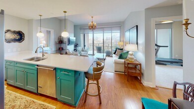 701 Royal Ct in Charlotte, NC - Building Photo - Building Photo