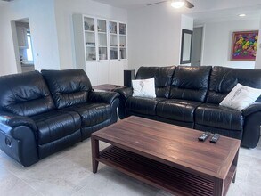 1110 Everest Rd in Venice, FL - Building Photo - Building Photo