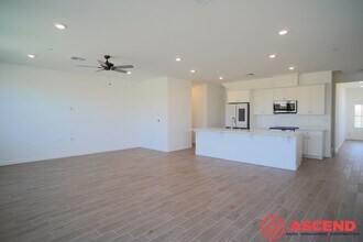 3316 Laurel Hl Ln in Shafter, CA - Building Photo - Building Photo