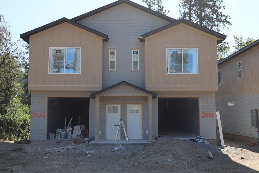 2022 N 12th St in Coeur d'Alene, ID - Building Photo