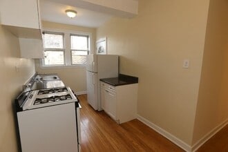 555 W Aldine Ave, Unit A05C in Chicago, IL - Building Photo - Building Photo