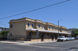 2733-2741 1/2 W 12th St in Los Angeles, CA - Foto de edificio - Building Photo