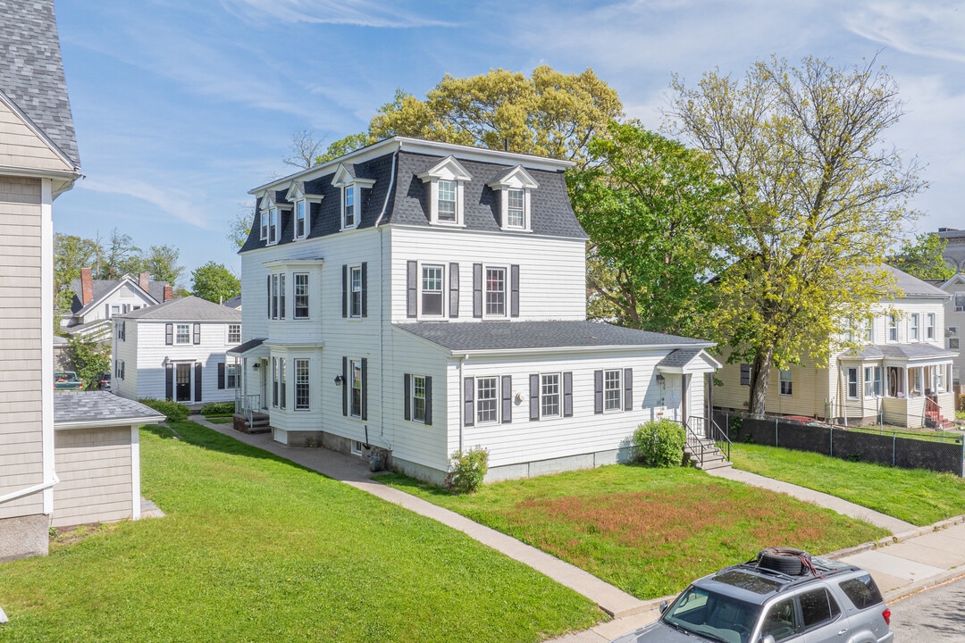 239-245 High St in Fall River, MA - Building Photo