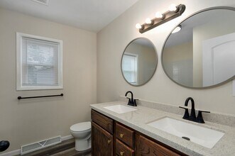 530 S Weller Ave in Springfield, MO - Building Photo - Building Photo